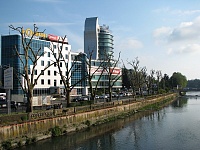 Входная группа ТЦ Александрия.  Московская,  22